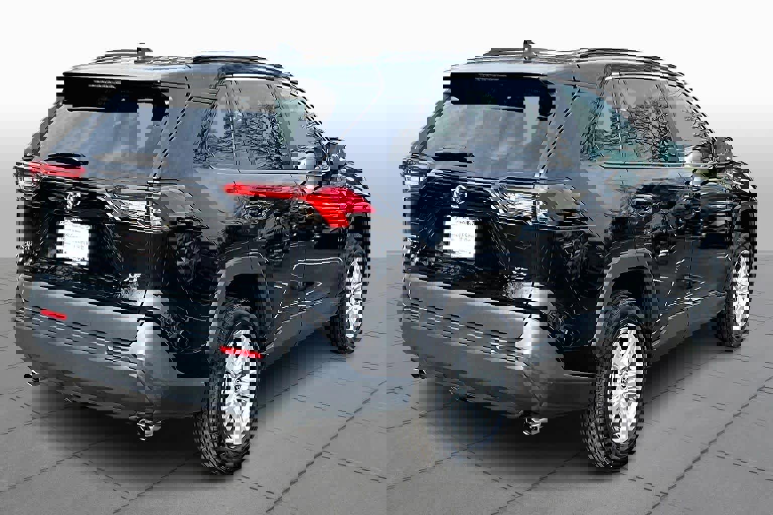 Certified 2021 Toyota RAV4 XLE w/ Convenience Package image 12