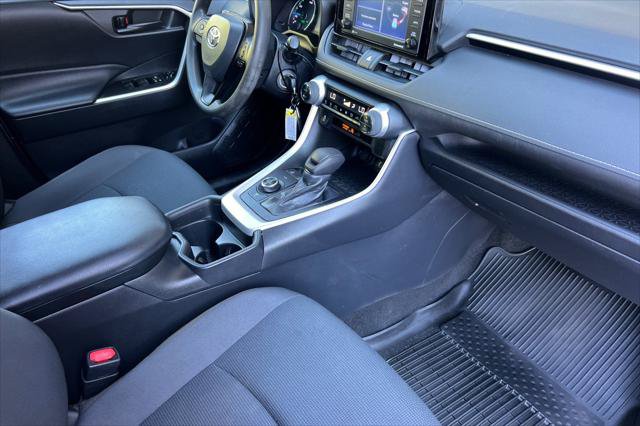 Certified 2021 Toyota RAV4 LE AWD/4WD image 17