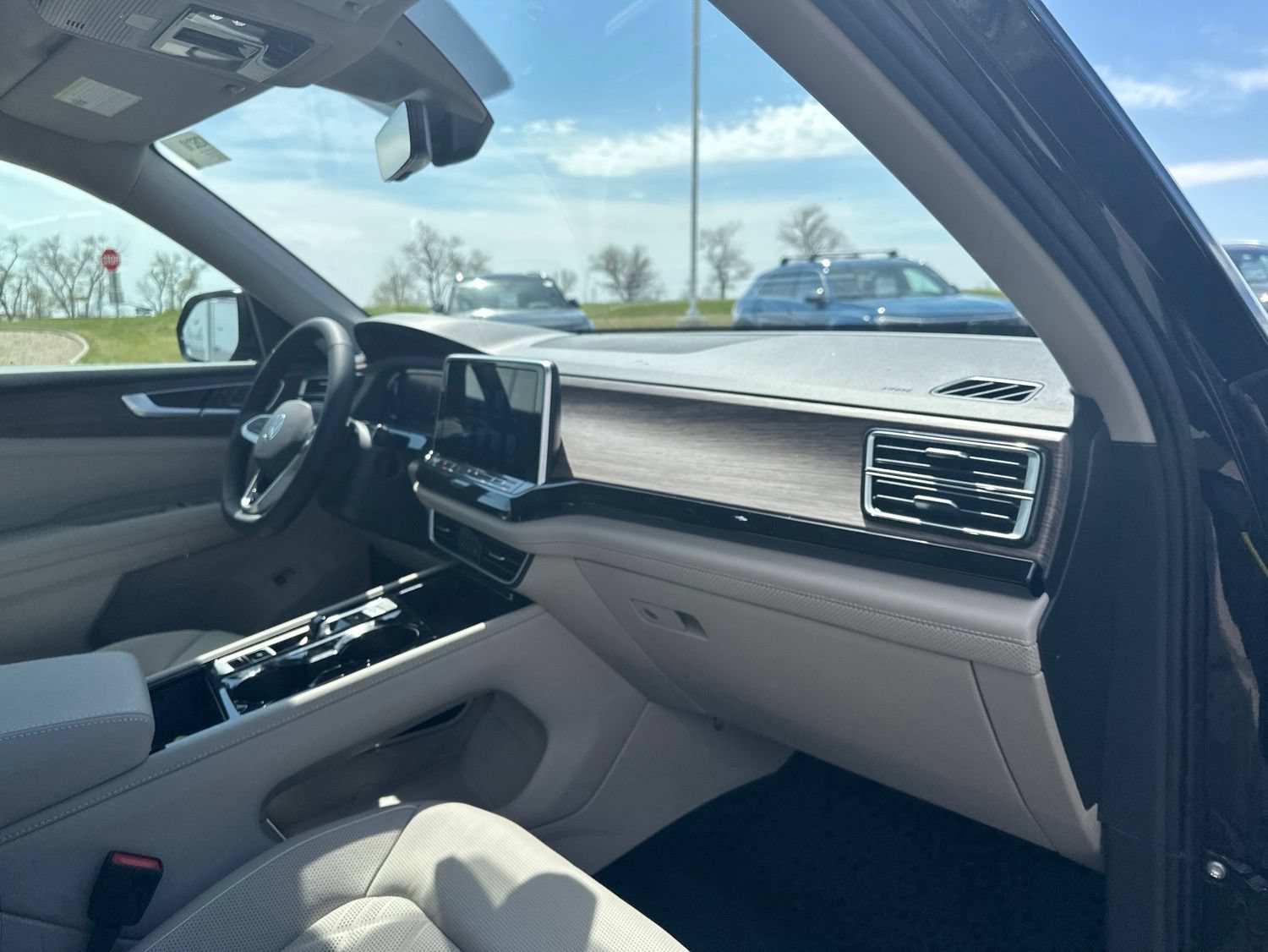 New 2026 Volkswagen Atlas SEL Premium R-Line AWD/4WD image 38