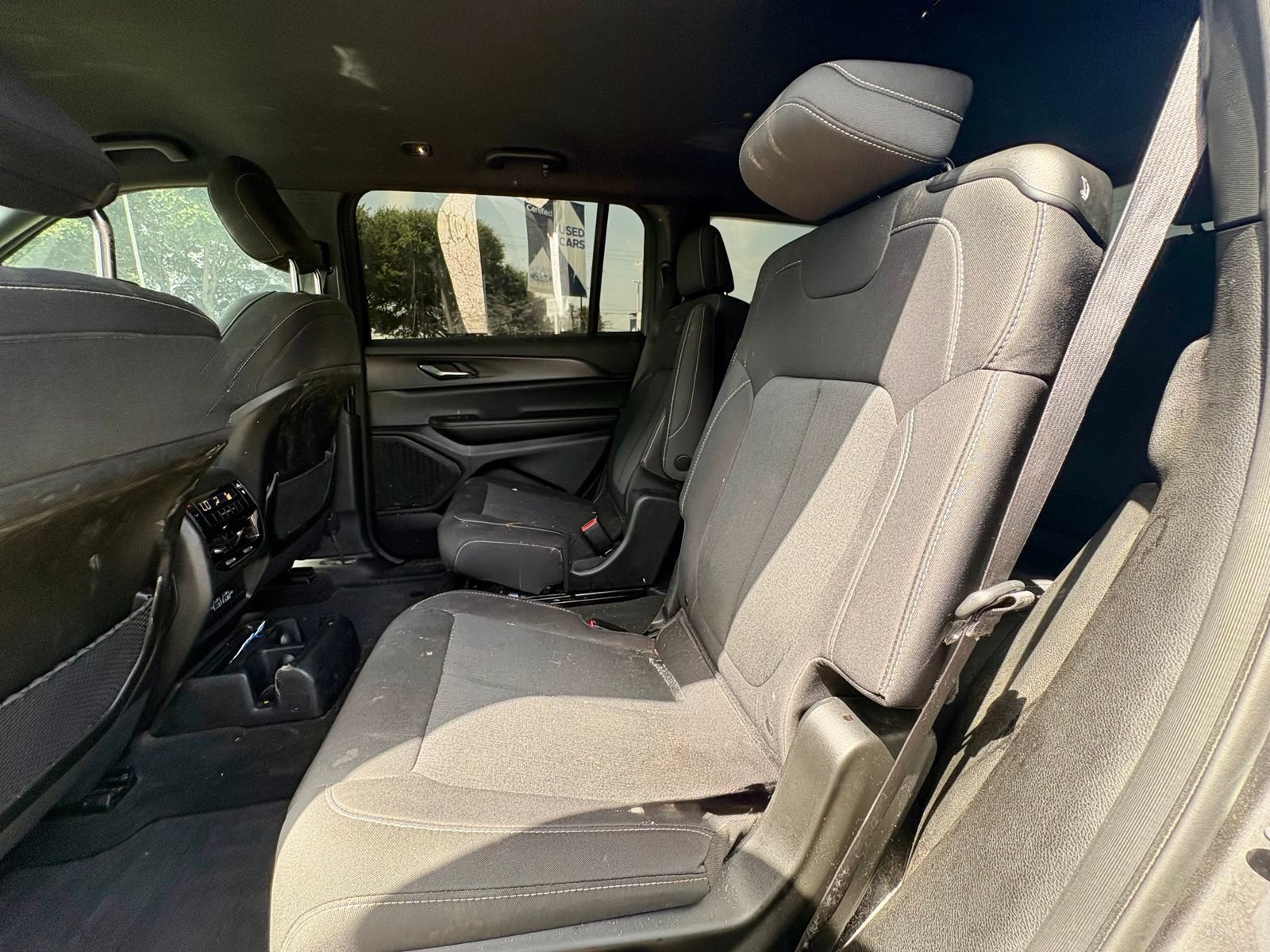 Used 2024 Jeep Grand Cherokee L Laredo RWD image 13