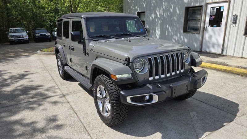 Used 2020 Jeep Wrangler Unlimited Sahara AWD/4WD image 7