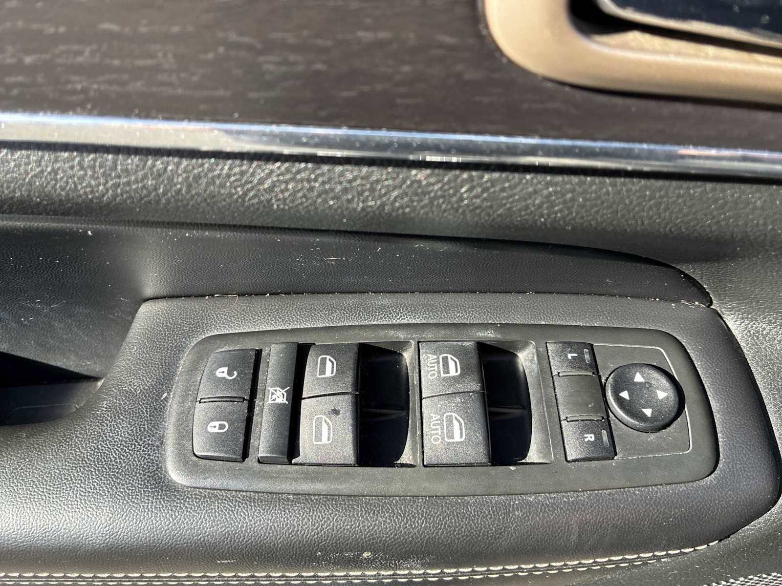 Used 2014 Jeep Grand Cherokee Limited image 15