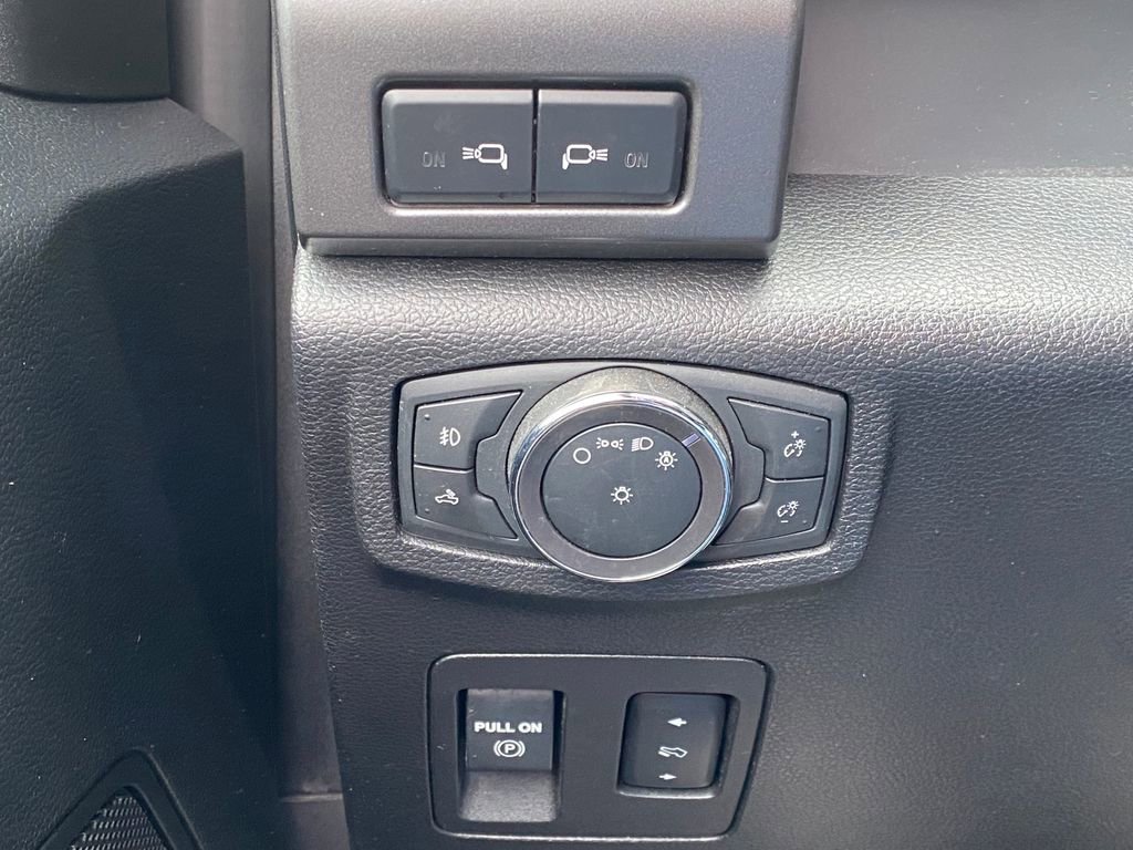 Used 2018 Ford F150 XLT w/ Equipment Group 302A Luxury AWD/4WD image 28