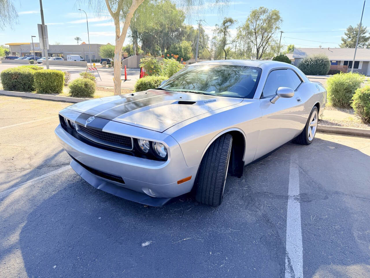 Used 2009 Dodge Challenger SRT8 w/ SRT Option Group II RWD image 4