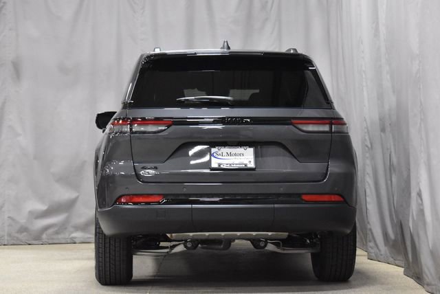 New 2025 Jeep Grand Cherokee Altitude image 8