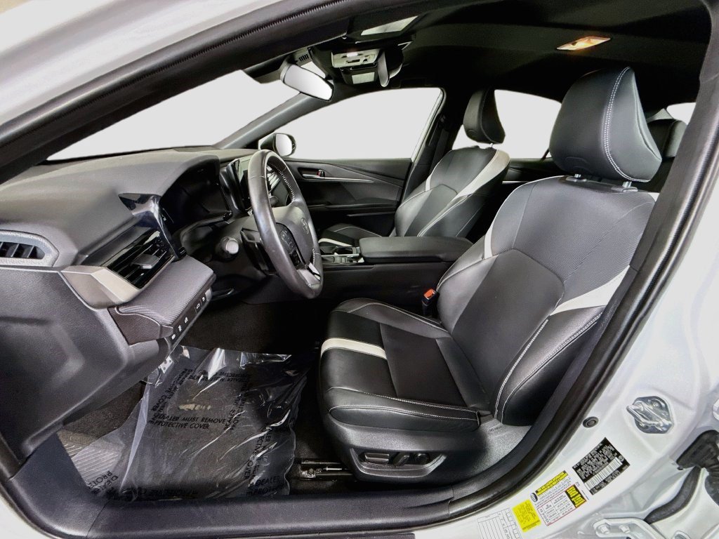 Used 2025 Toyota Camry SE FWD image 21