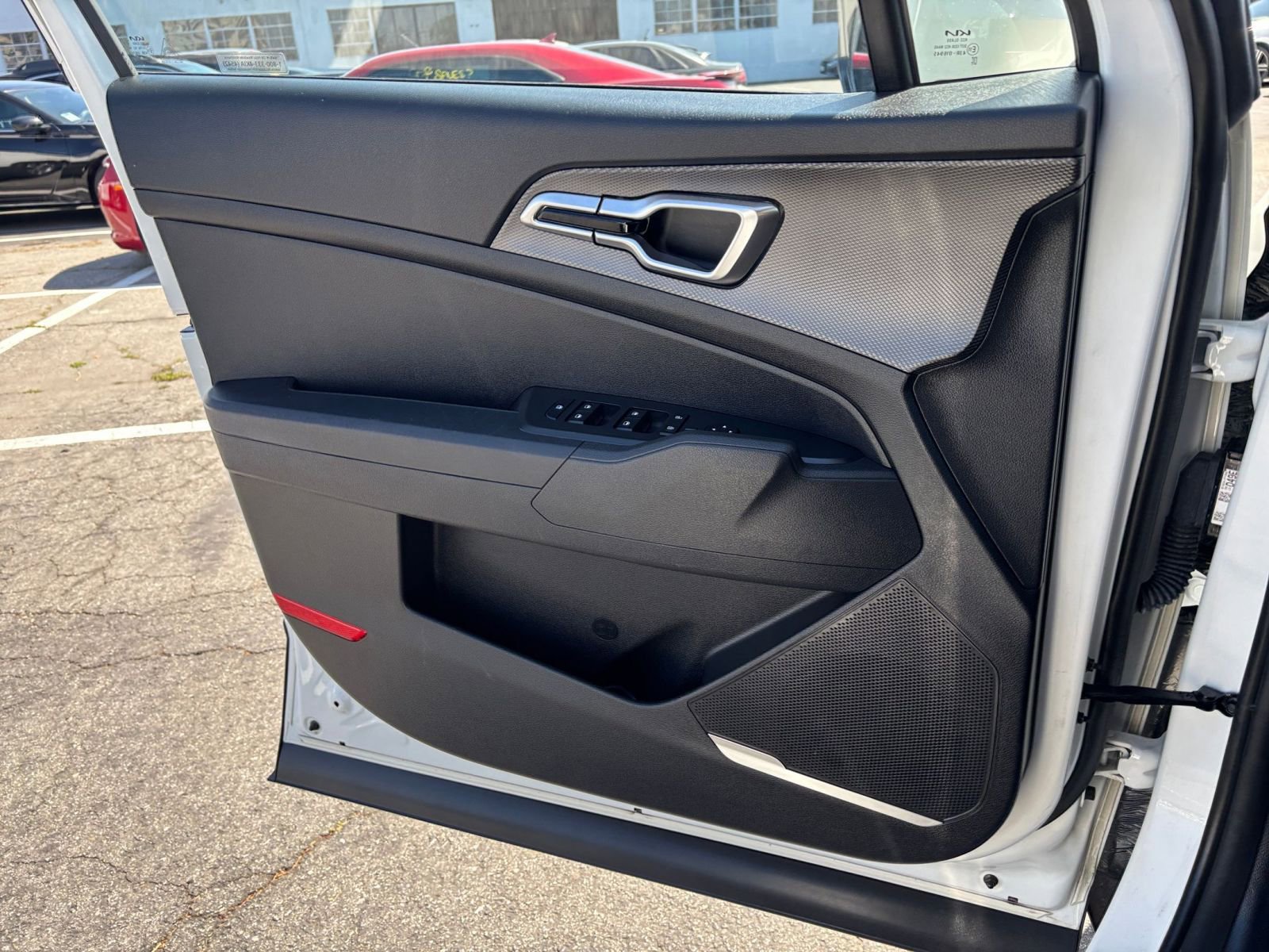 Used 2025 Kia Sportage LX FWD image 18