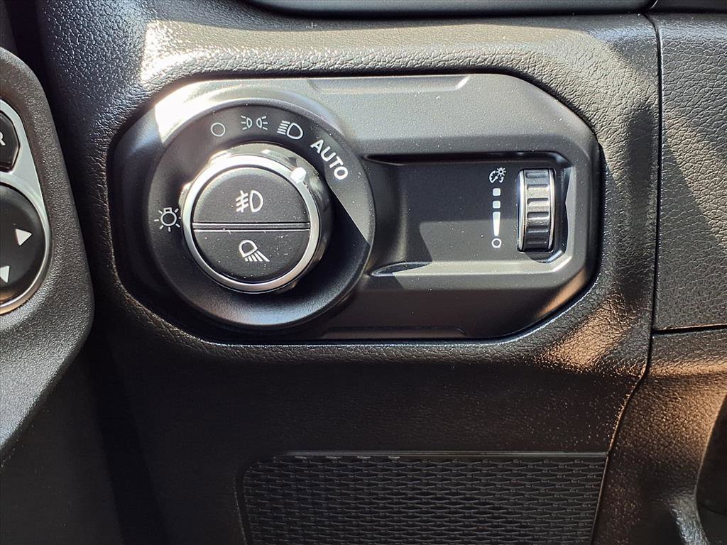 Used 2023 Jeep Gladiator Sport image 9