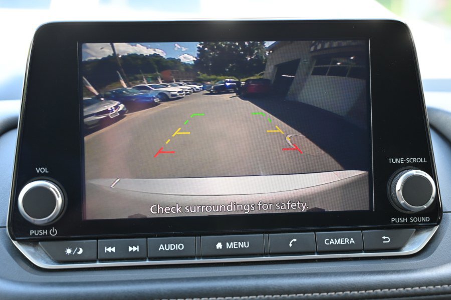 Used 2024 Nissan Rogue S FWD image 21