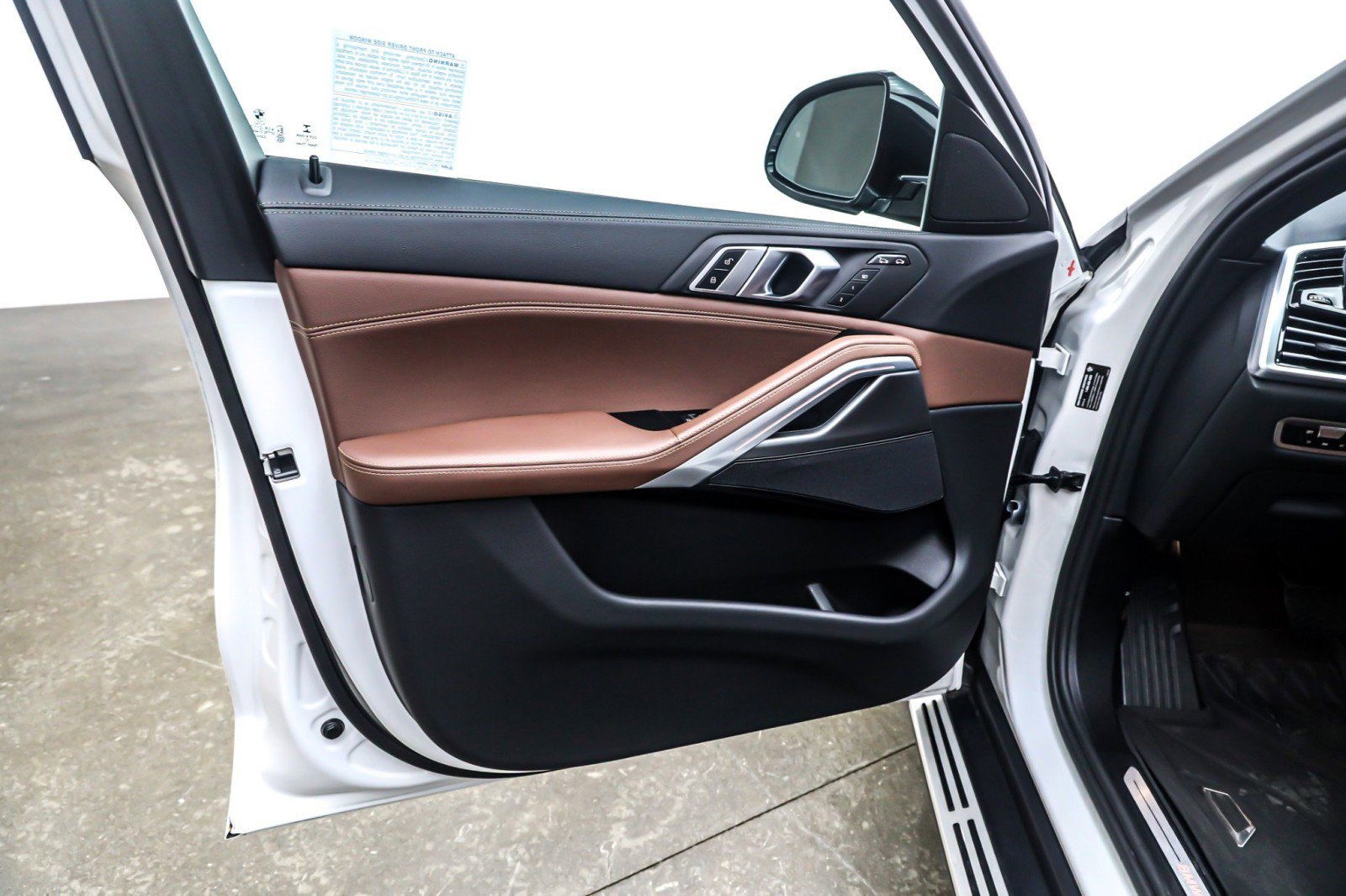 Used 2022 BMW X6 xDrive40i w/ Premium Package image 21