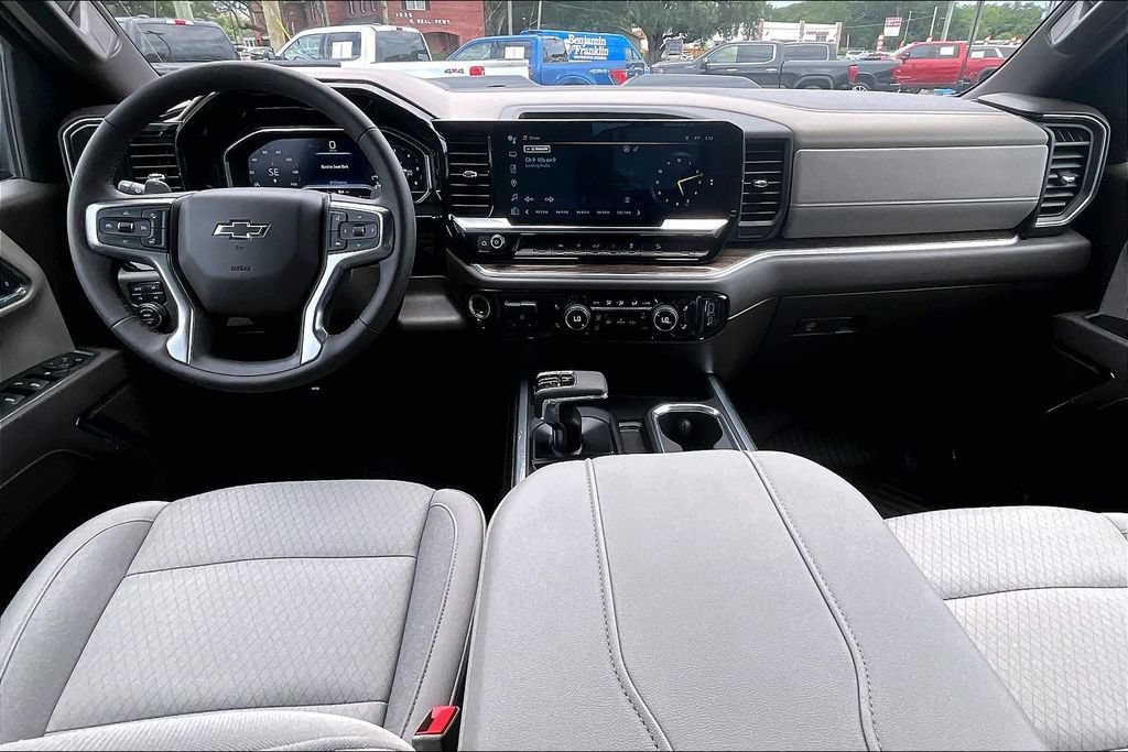 Used 2025 Chevrolet Silverado 1500 LT Trail Boss AWD/4WD image 6