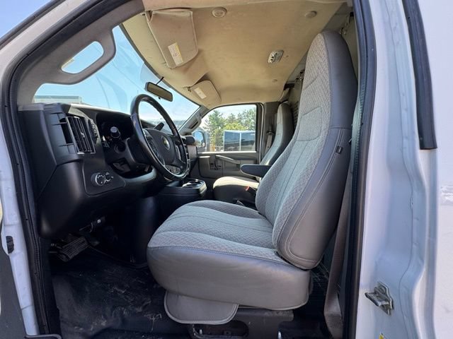 Used 2020 Chevrolet Express 3500 w/ Driver Convenience Package RWD image 10