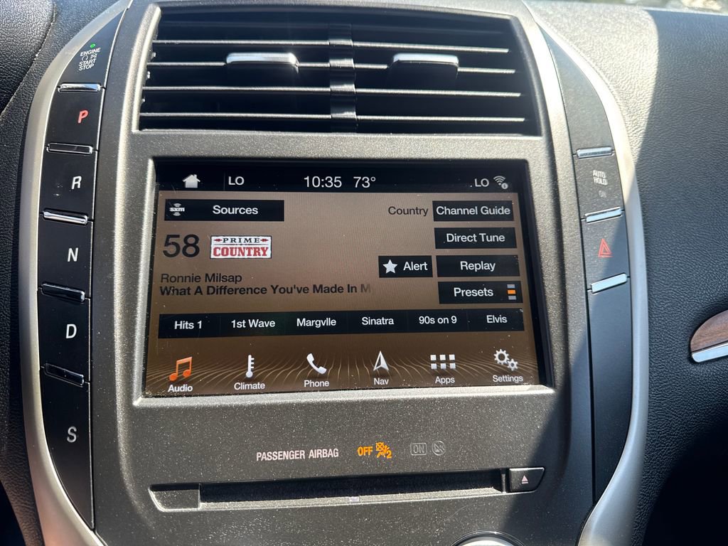 Used 2018 Lincoln MKC Select w/ Select Plus Package AWD/4WD image 19