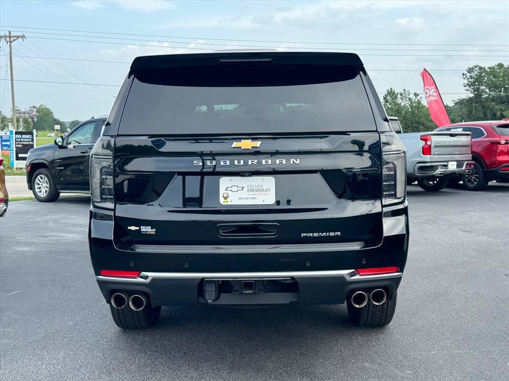 Used 2025 Chevrolet Suburban Premier AWD/4WD image 4