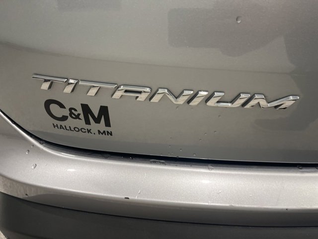 Used 2024 Ford Edge Titanium image 8