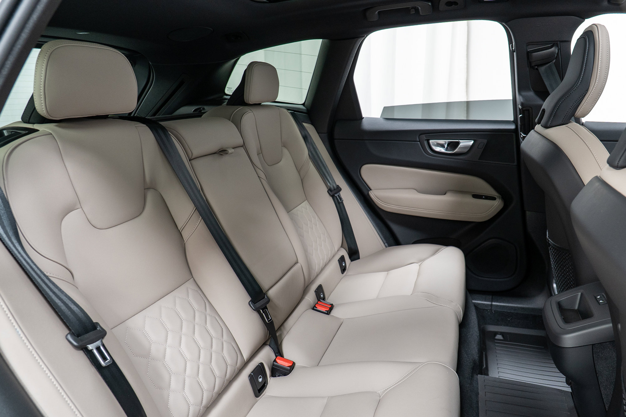 New 2026 Volvo XC60 B5 Plus w/ Climate Package image 24