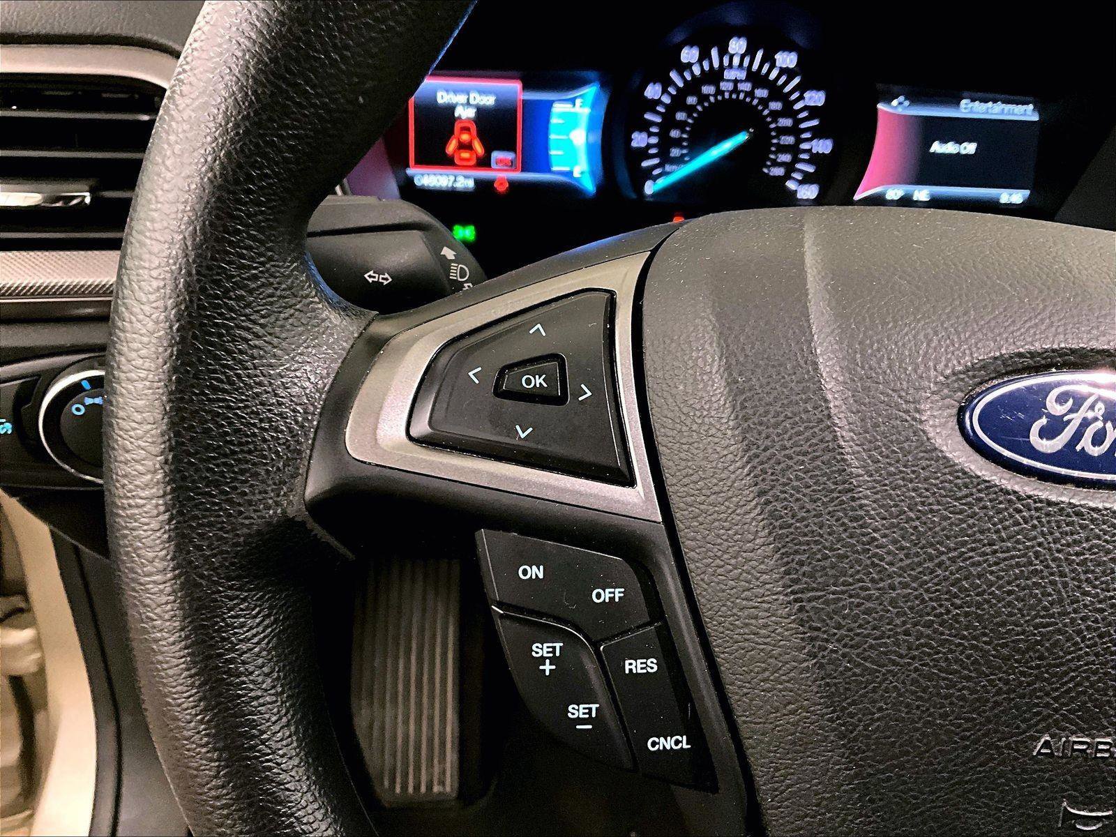 Used 2018 Ford Fusion SE w/ Fusion SE Technology Package image 17