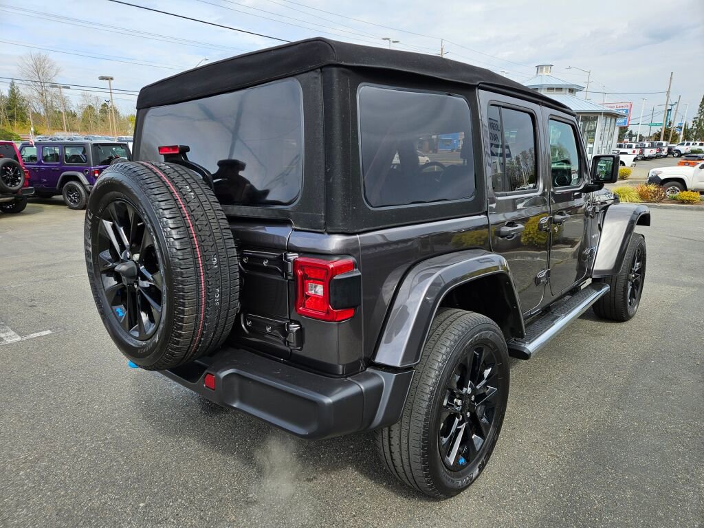 Used 2023 Jeep Wrangler Unlimited Sahara w/ Cold Weather Group image 5