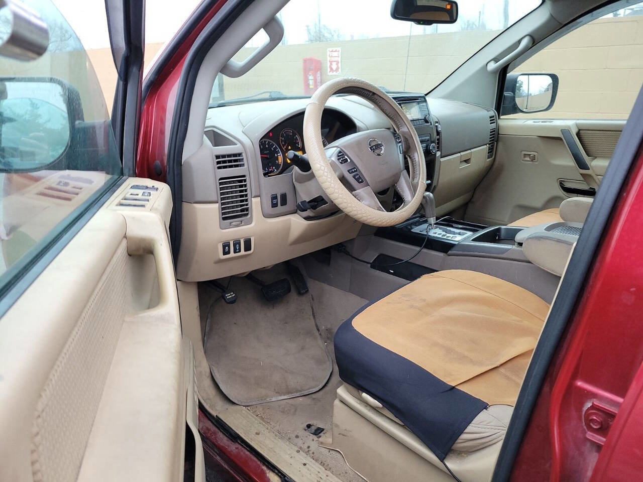 Used 2014 Nissan Titan SV w/ SV Value Truck Package image 6