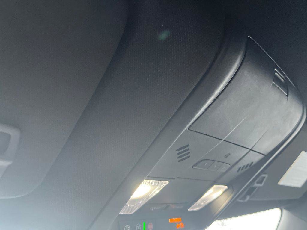 Used 2025 Chevrolet Blazer RS FWD image 17