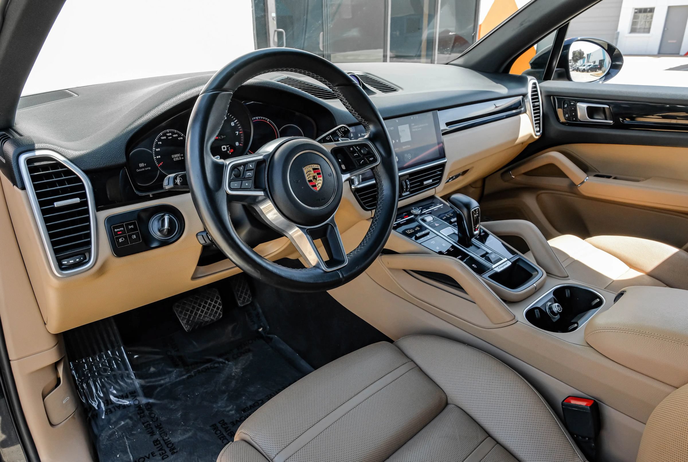 Used 2019 Porsche Cayenne AWD/4WD image 3