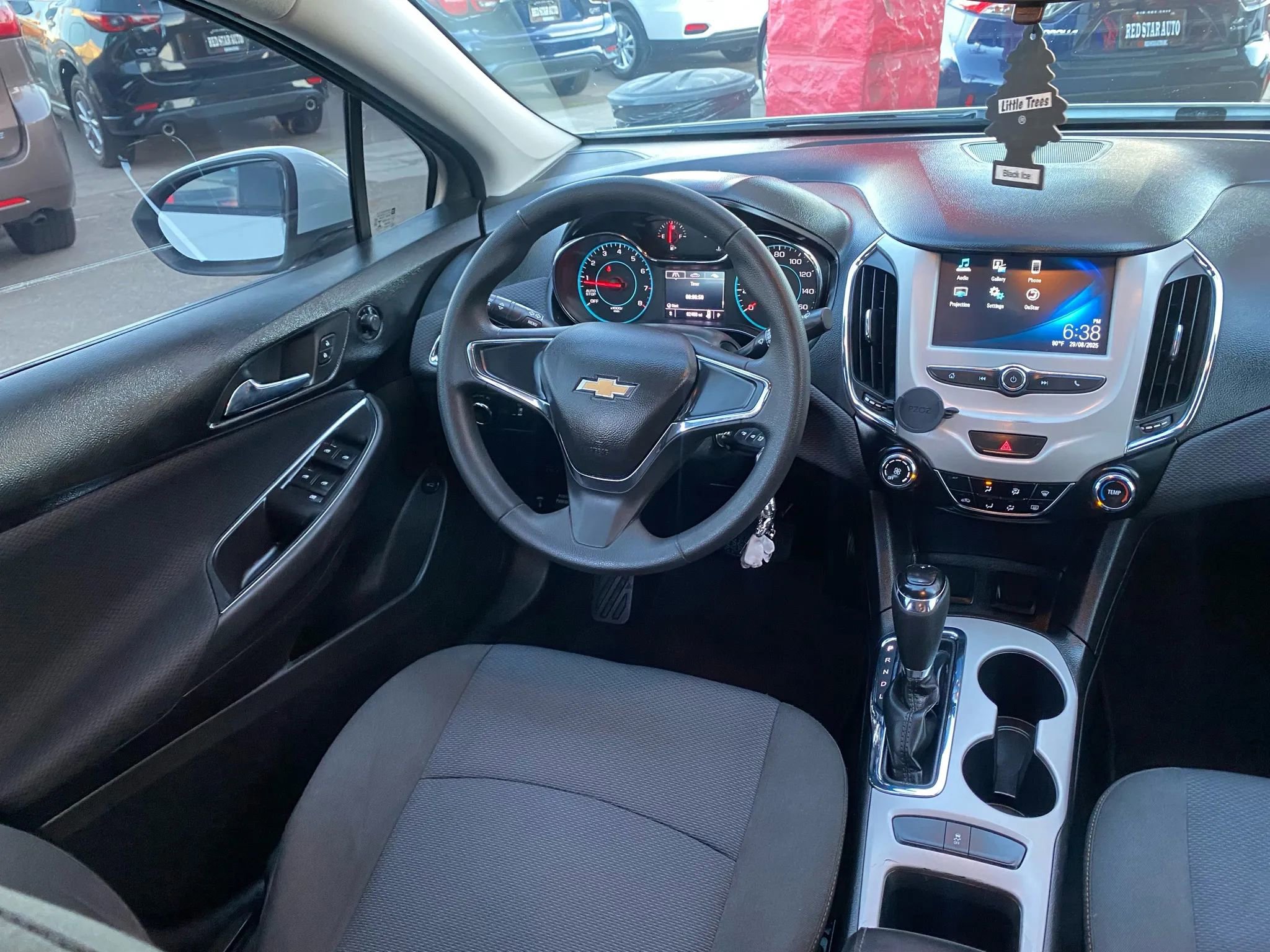 Used 2018 Chevrolet Cruze LS image 19