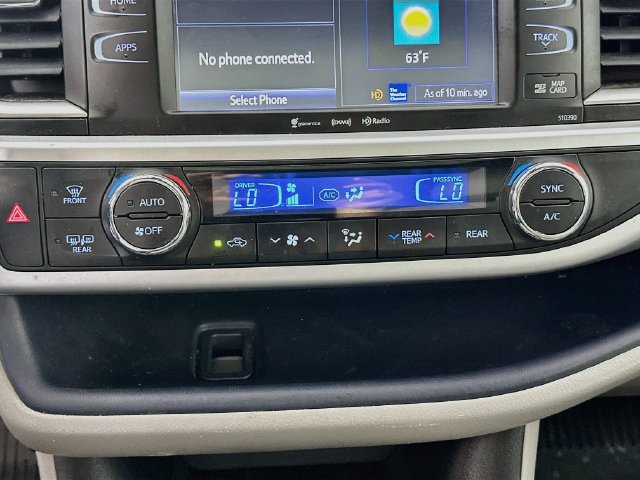 Used 2019 Toyota Highlander XLE AWD/4WD image 14