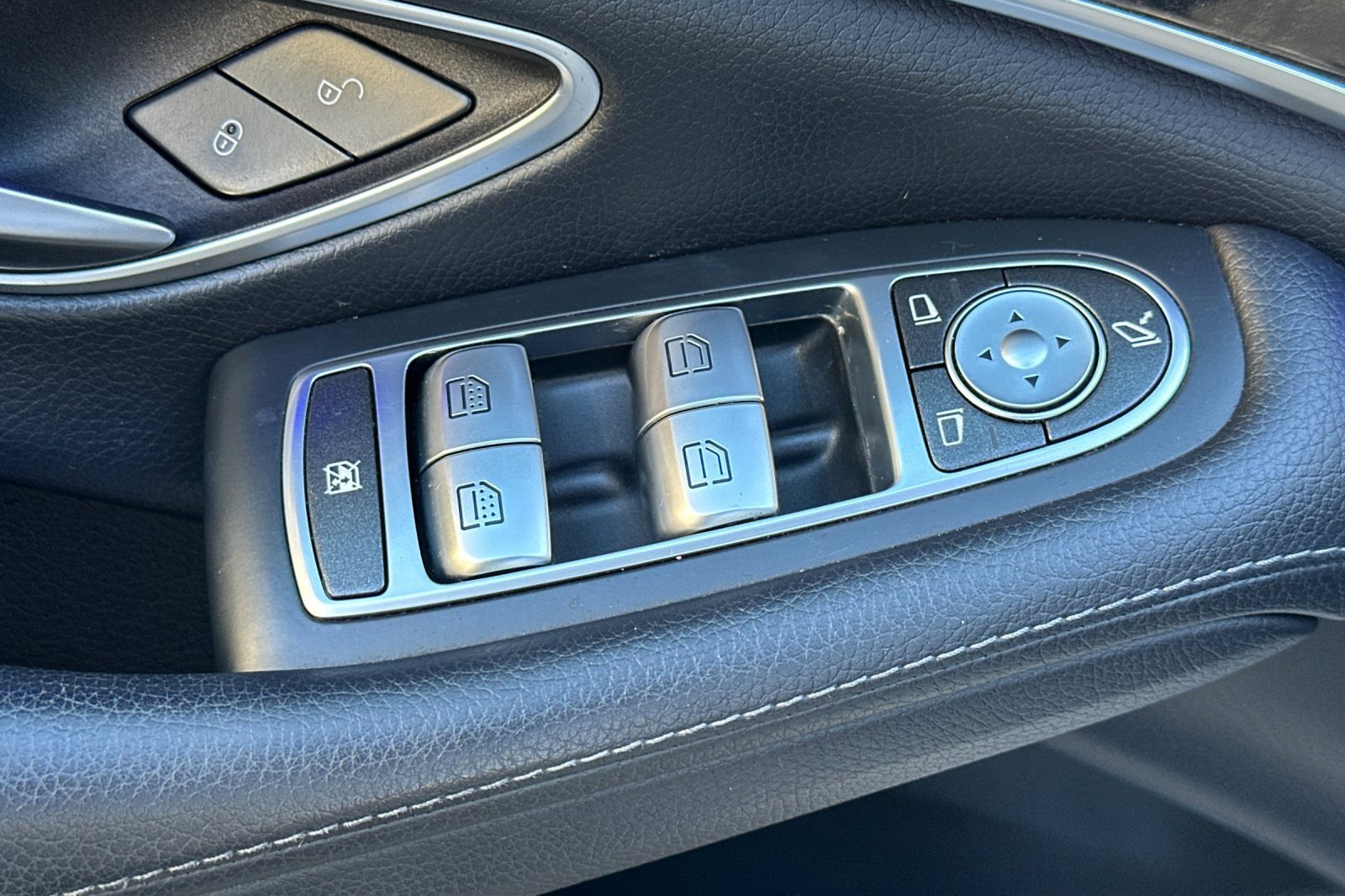 Used 2018 Mercedes-Benz S 450 Sedan image 12