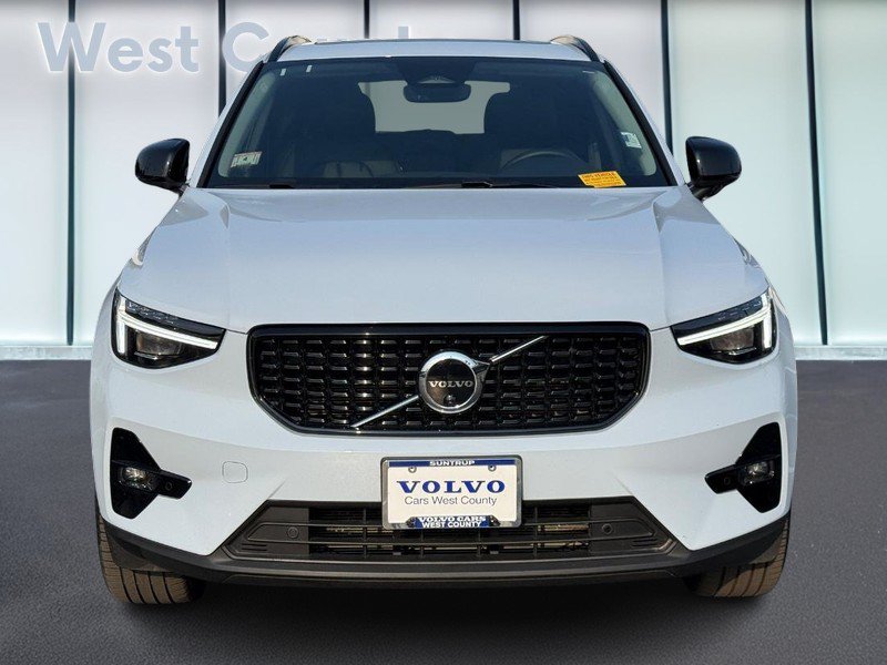 Used 2026 Volvo XC40 B5 Plus AWD/4WD image 10