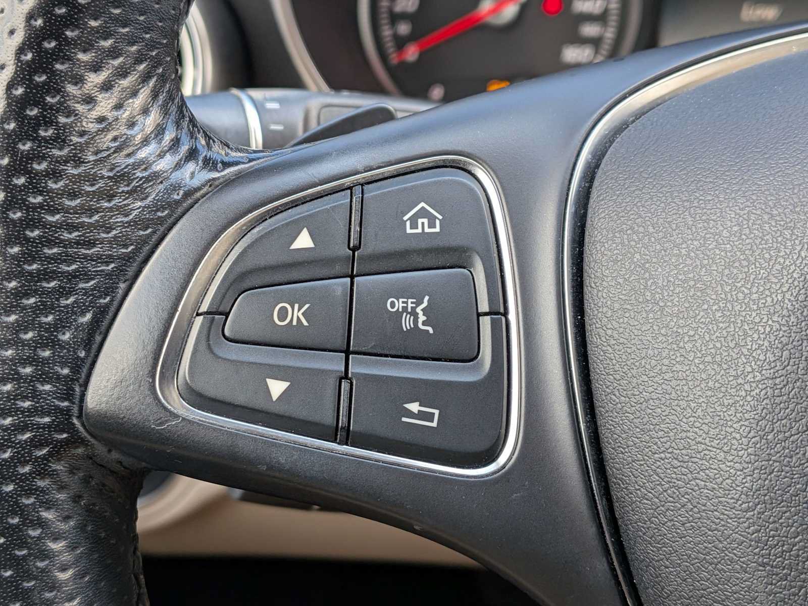 Used 2017 Mercedes-Benz C 300 4MATIC Sedan image 33