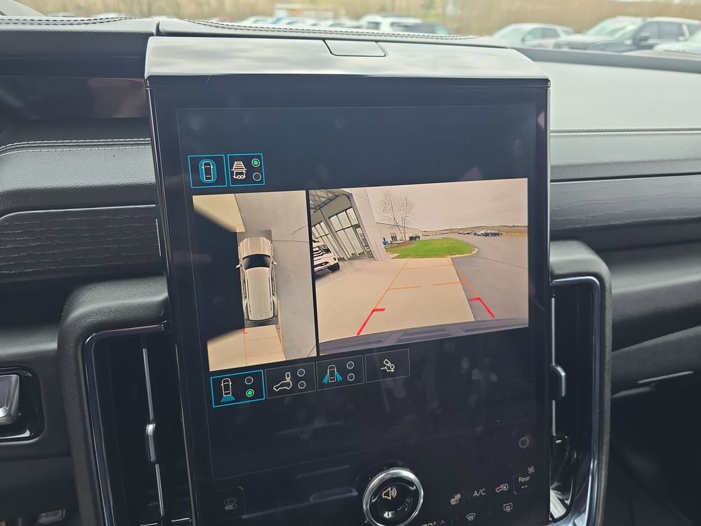 Used 2025 GMC Yukon AT4 Ultimate w/ LPO, Floor Liner Package image 17