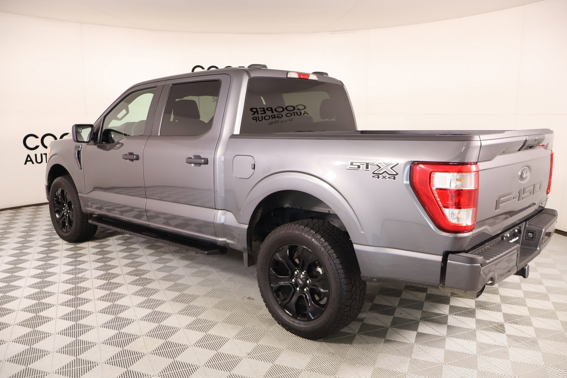 Used 2022 Ford F150 XL w/ STX Black Appearance Package AWD/4WD image 22