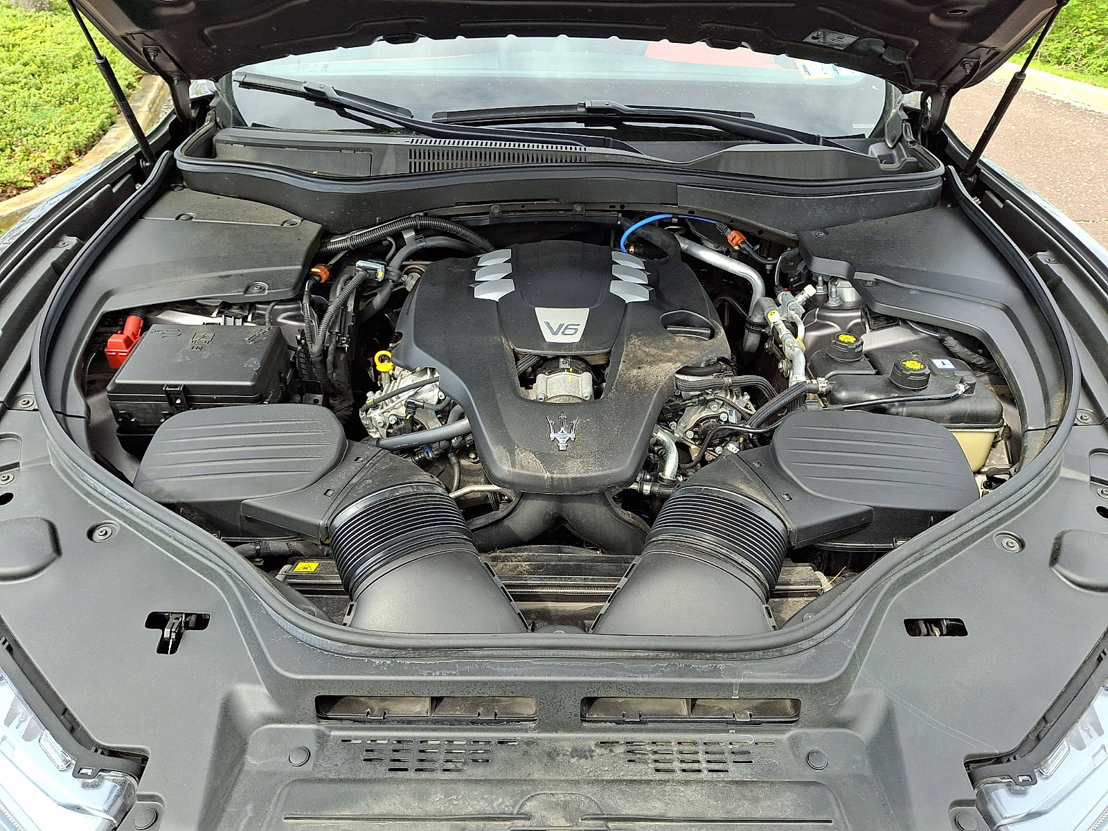 Certified 2023 Maserati Levante GT image 28