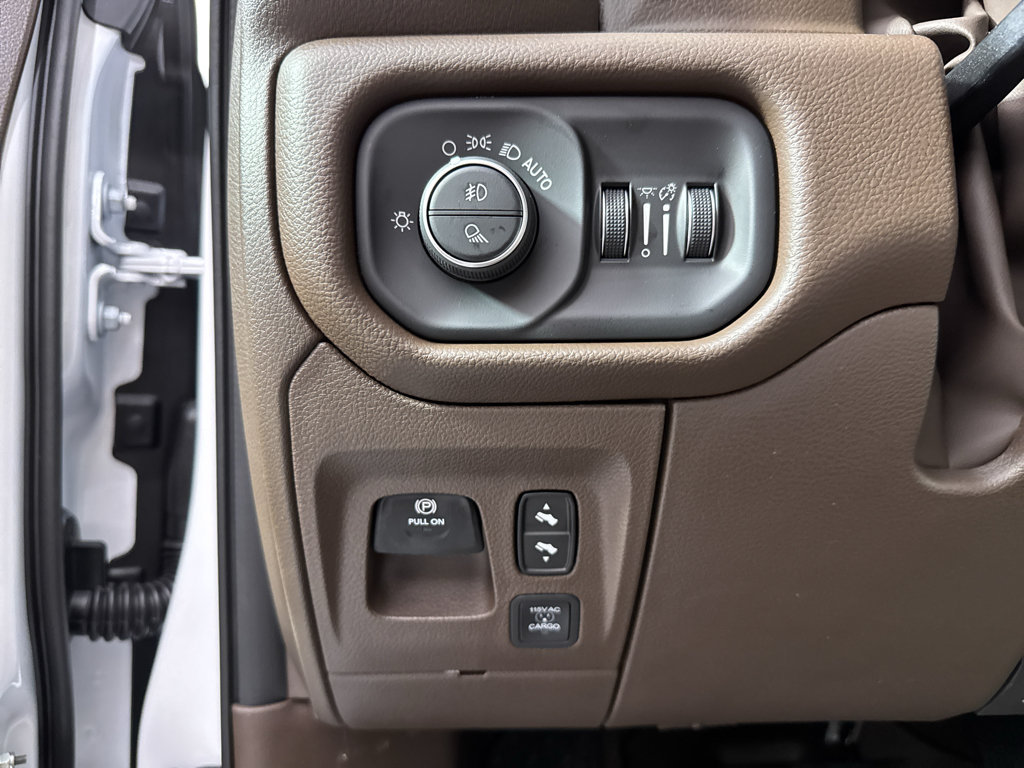 New 2027 RAM 1500 Laramie AWD/4WD image 30