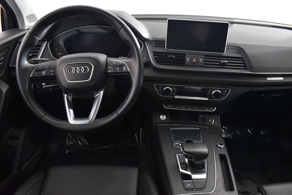 Used 2020 Audi Q5 e Prestige w/ Prestige Package image 17
