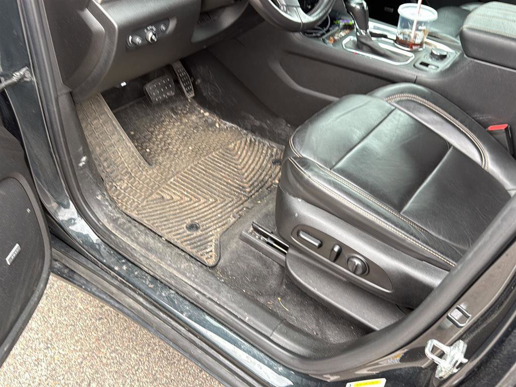 Used 2020 Chevrolet Traverse LT w/ LT Premium Package image 18