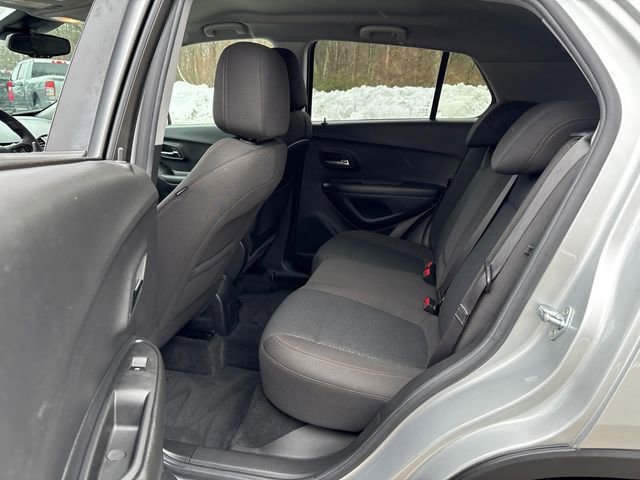 Used 2021 Chevrolet Trax LS w/ Tint and Cruise Package image 15