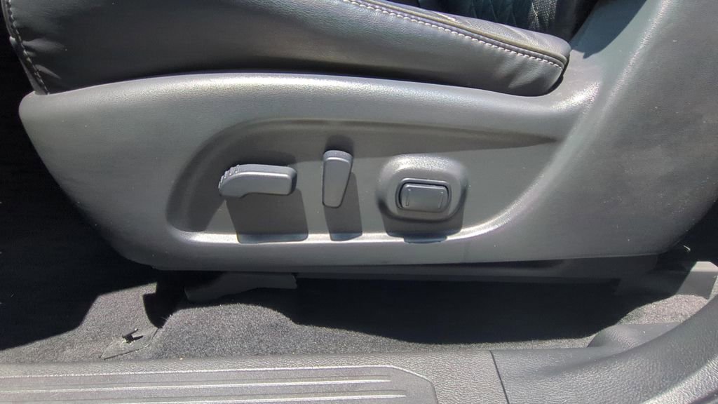 Used 2019 Nissan Murano Platinum FWD image 16