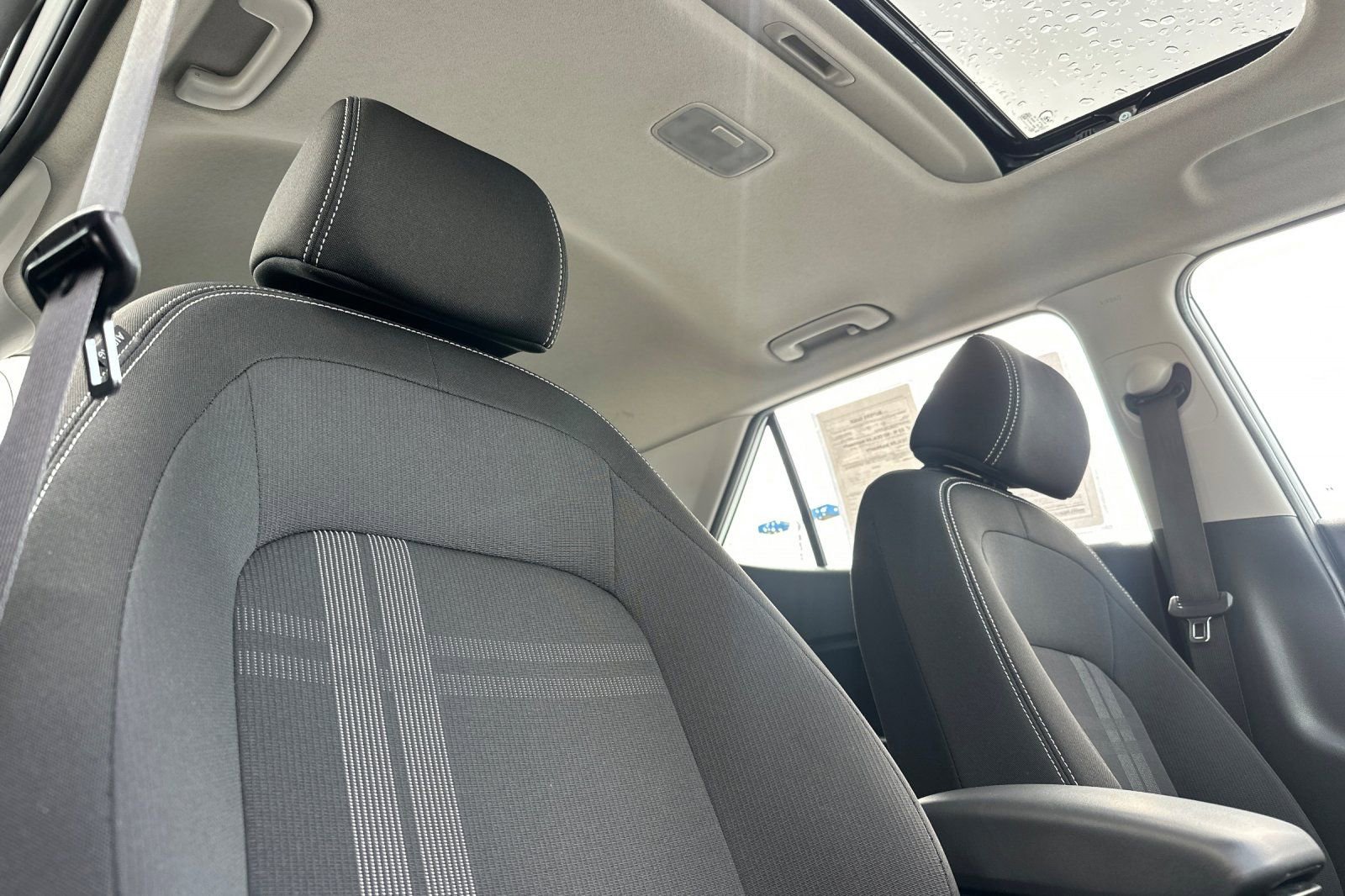 Used 2025 Hyundai Venue SEL FWD image 17