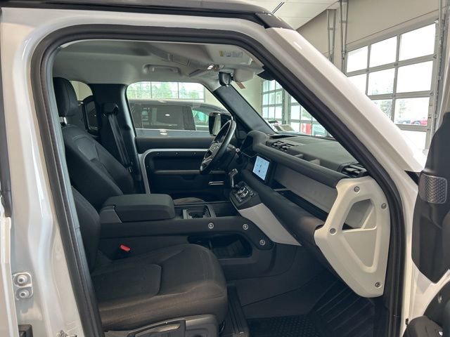 Used 2022 Land Rover Defender 110 AWD/4WD image 18