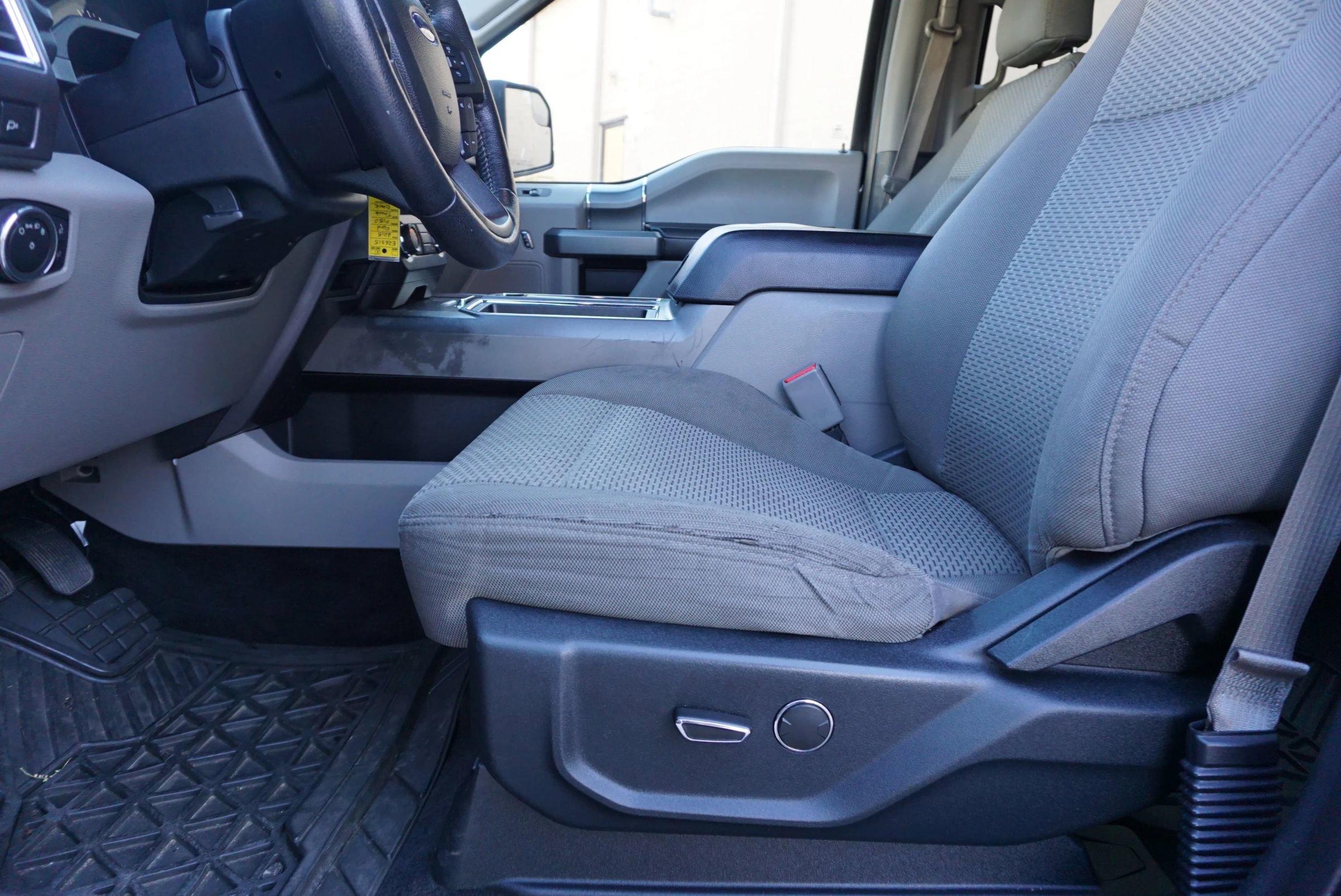 Used 2015 Ford F150 XLT w/ Equipment Group 301A Mid image 28