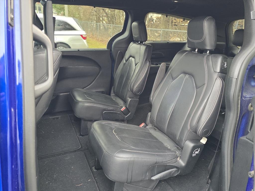 Used 2019 Chrysler Pacifica Touring-L Plus w/ Advanced Safetytec Group image 7