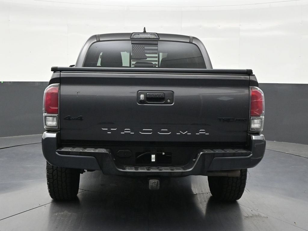 Used 2017 Toyota Tacoma TRD Sport w/ Tow Package RWD image 4