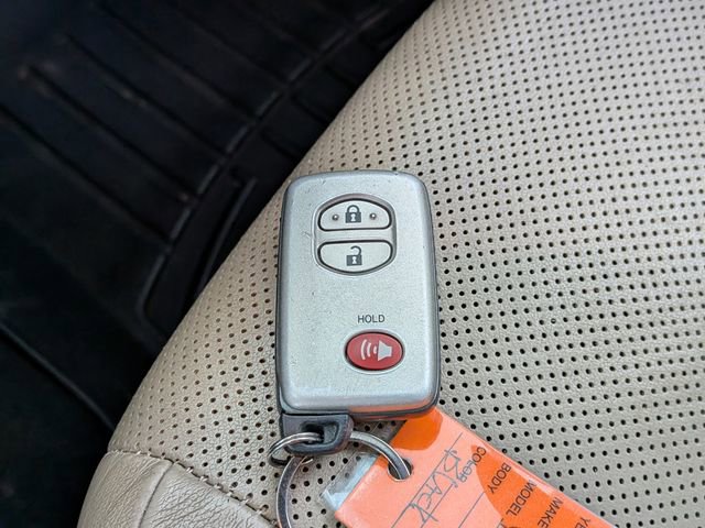 Used 2014 Toyota 4Runner Limited image 37