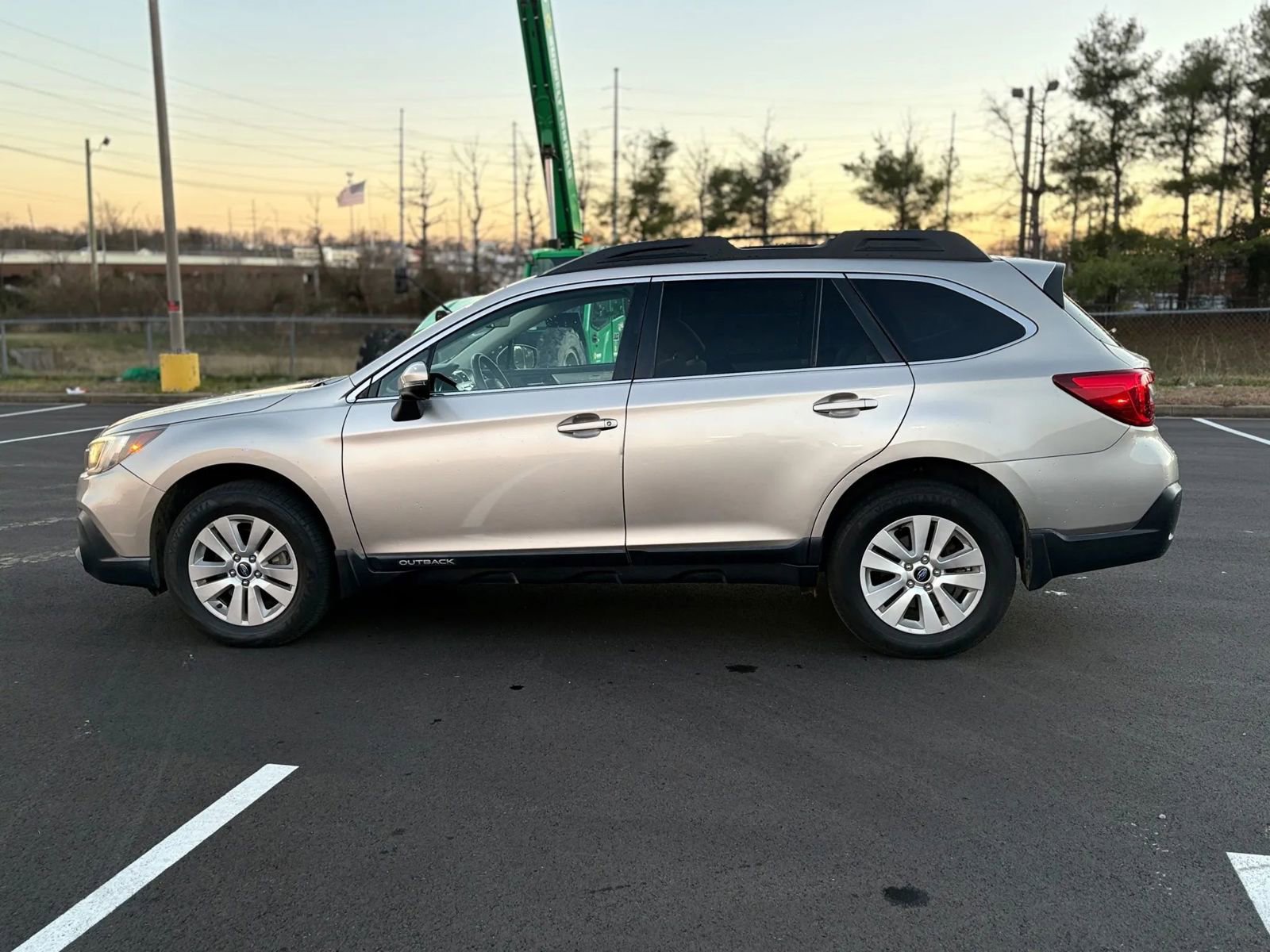 Used 2019 Subaru Outback 2.5i Premium image 2