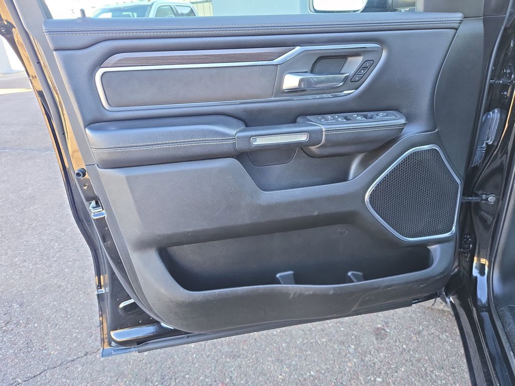 Used 2025 RAM 1500 Laramie image 12