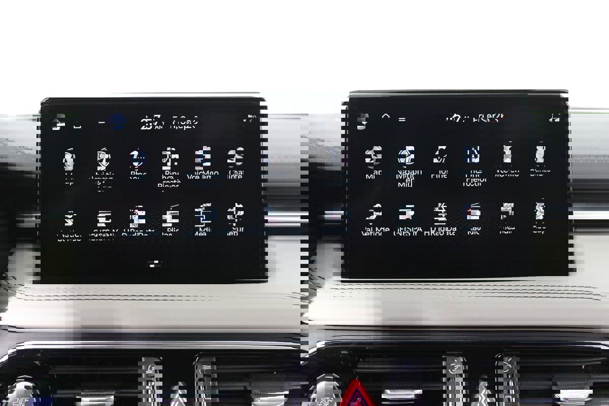 Used 2023 Genesis G70 2.0T w/ Sport Prestige Package image 9