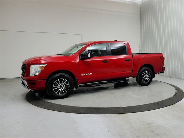 Used 2024 Nissan Titan SV w/ SV Convenience Package image 3