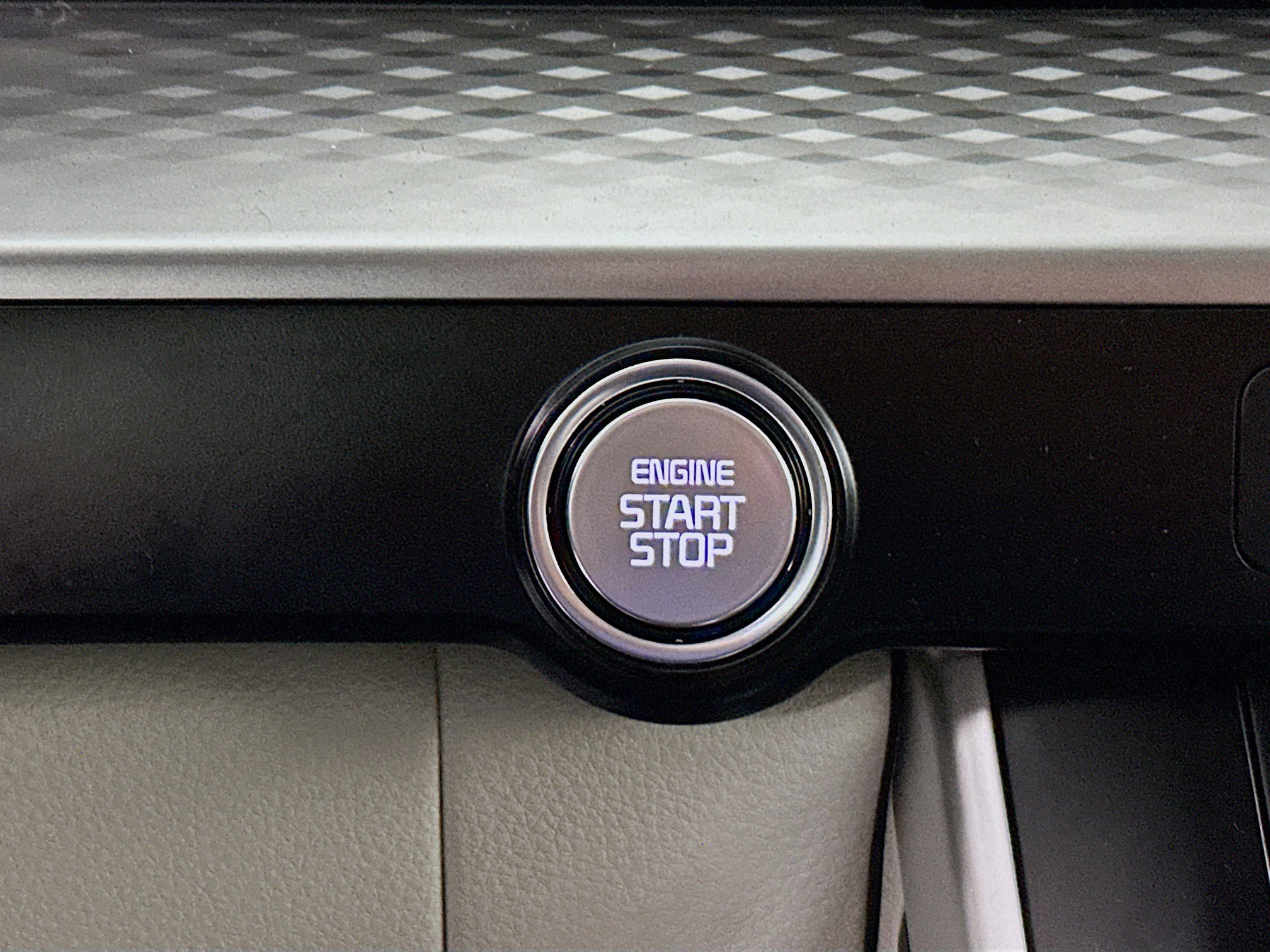 Used 2024 Kia Carnival LX image 20