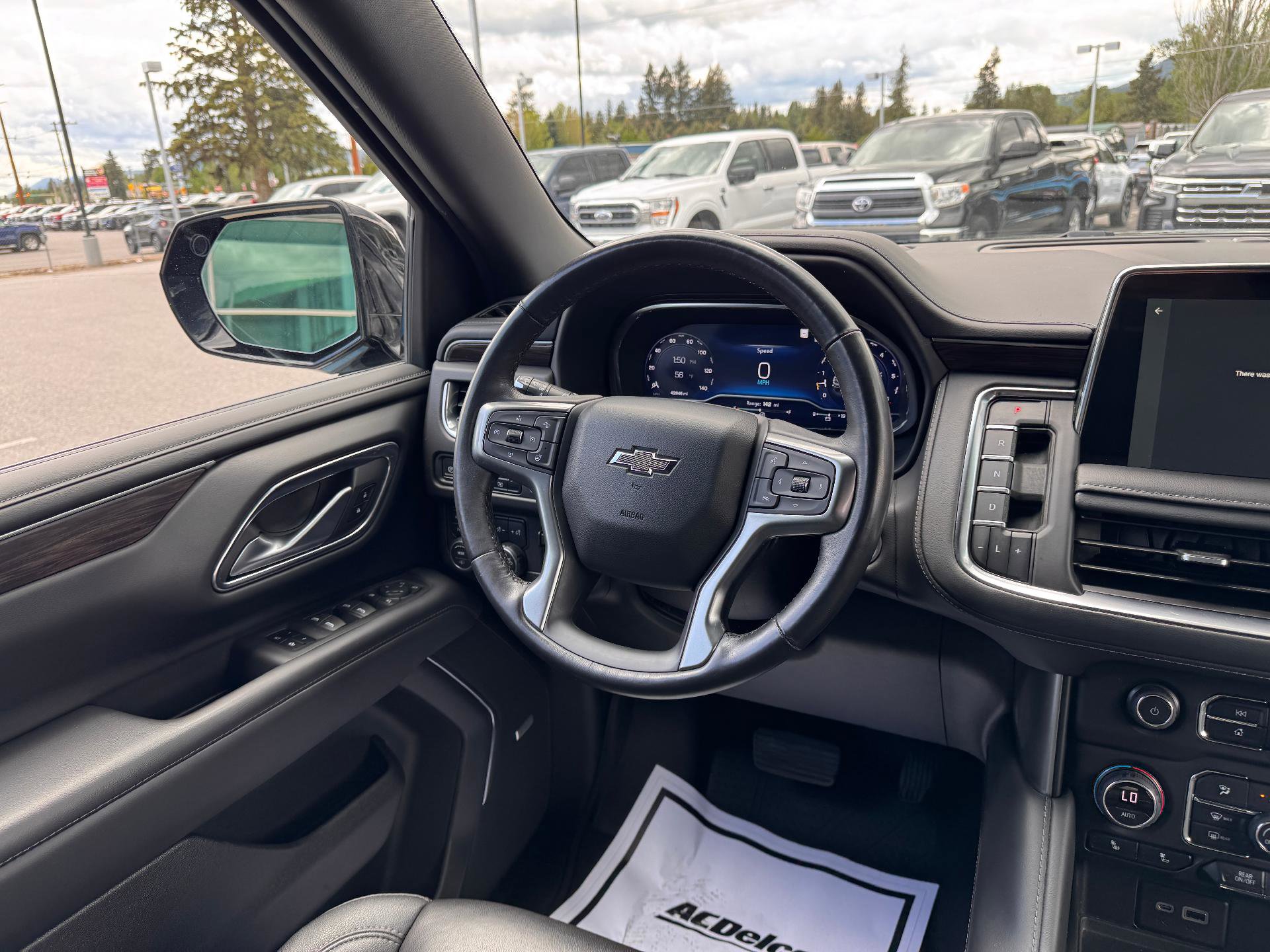 Used 2022 Chevrolet Tahoe Z71 w/ Z71 Off-Road Package AWD/4WD image 26